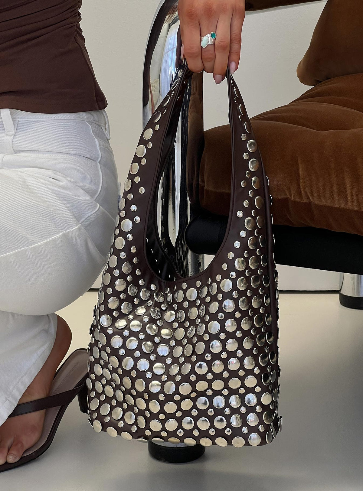 In The Crowd Shoulder Bag Brown / Silver