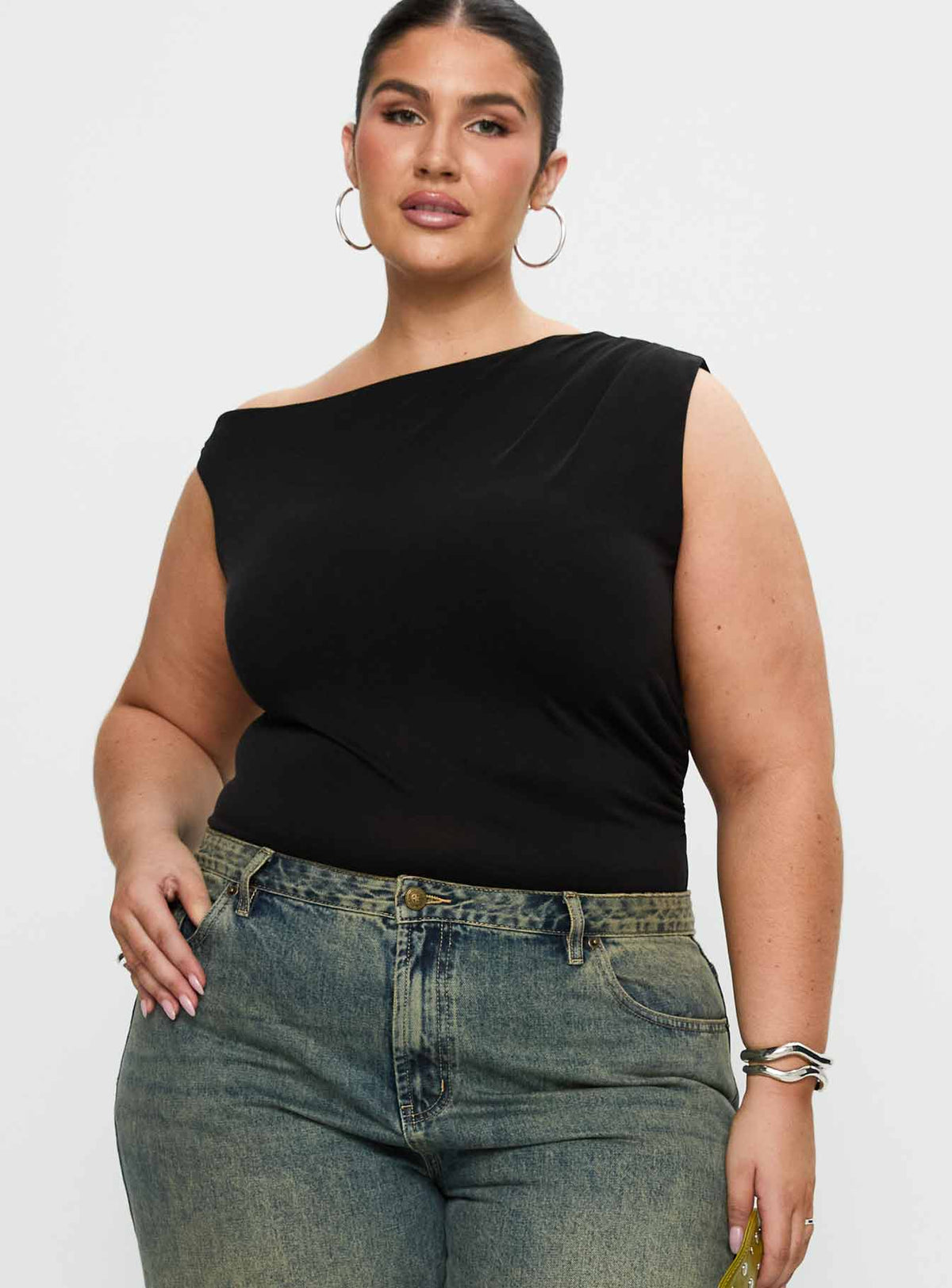 Miyako Bodysuit Black Curve