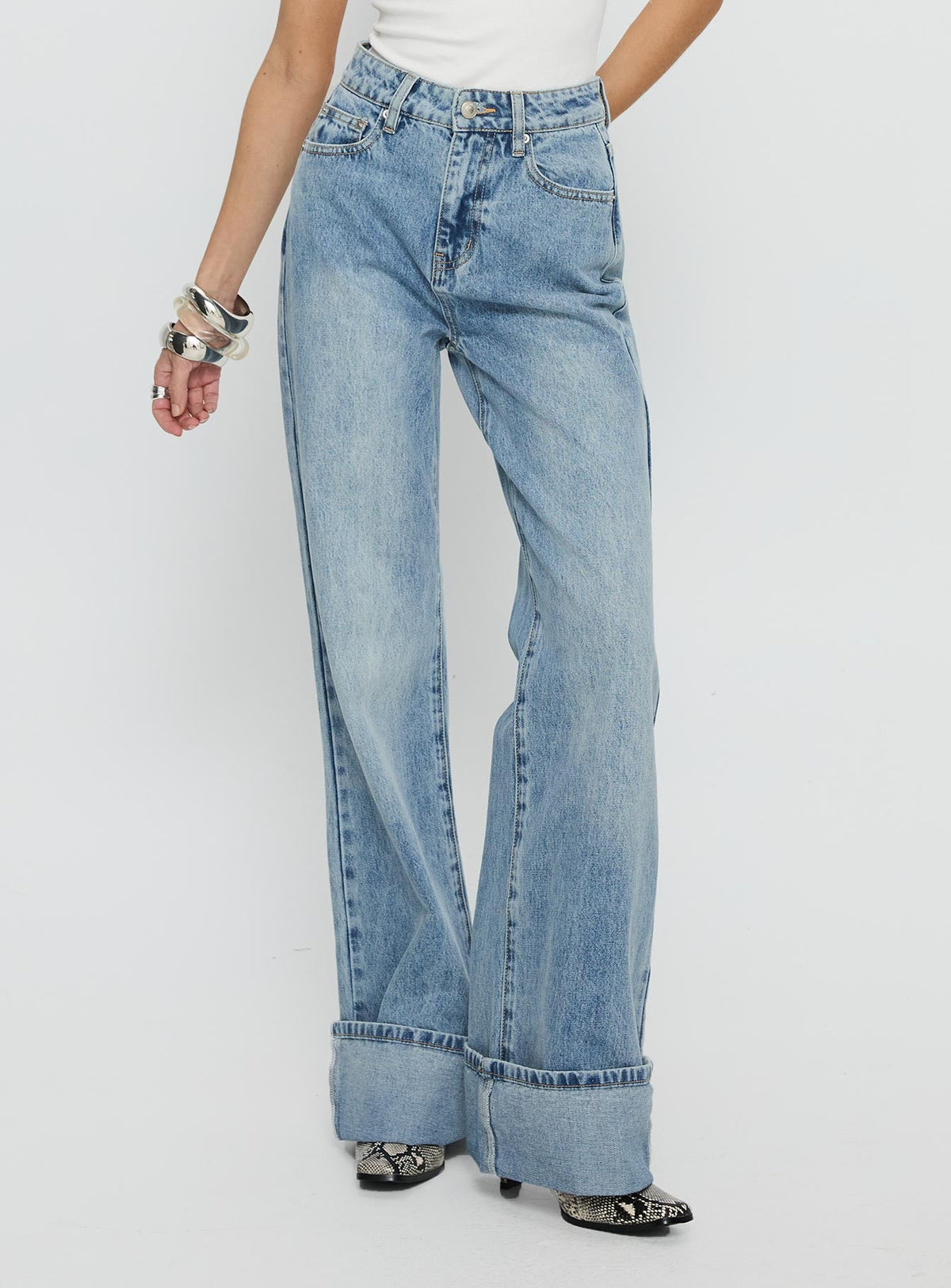 Florida Keys Mid Rise Straight Leg Cuffed Jeans Light Blue Wash