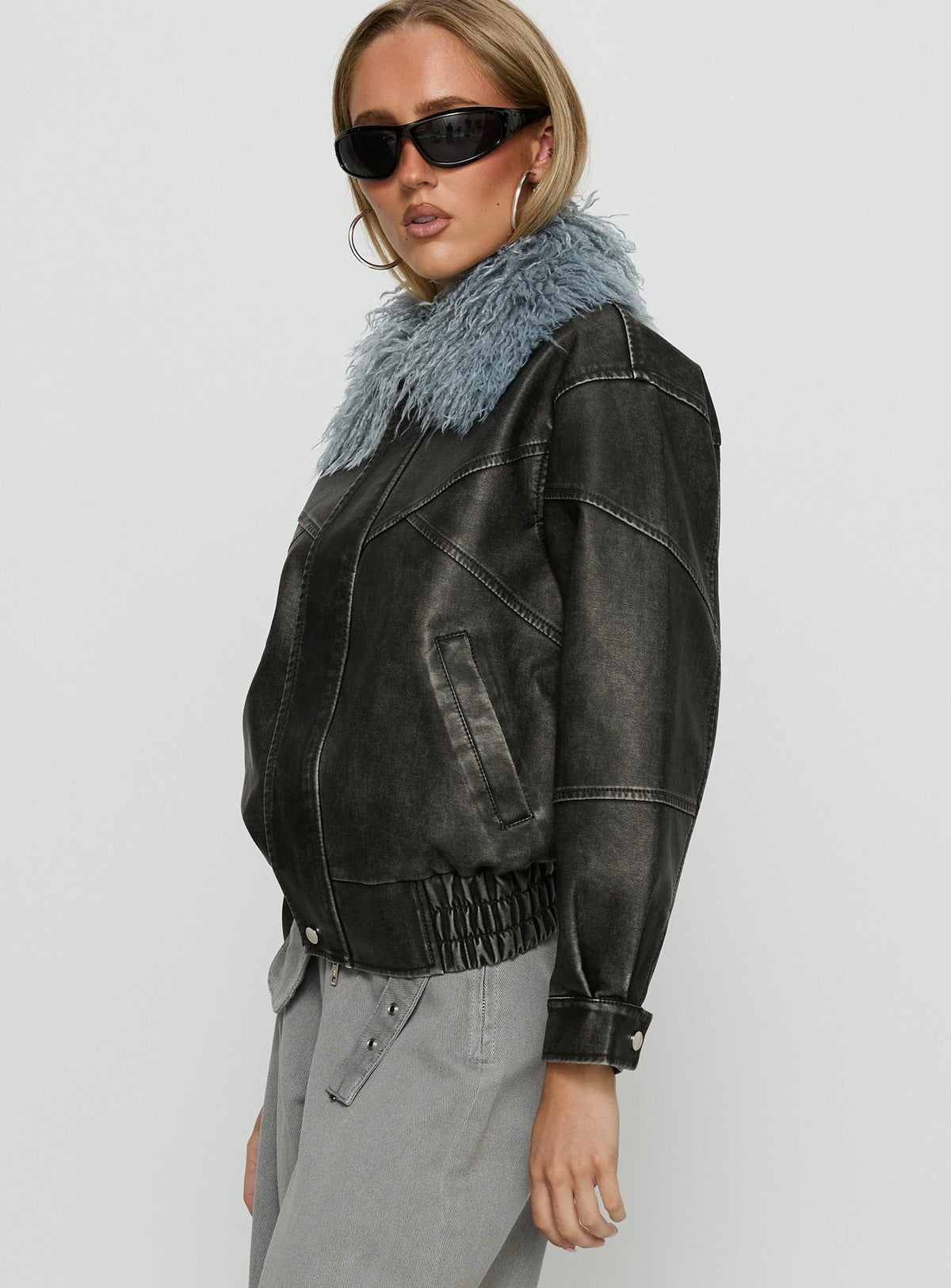 Brittanni Fluffy Collar Jacket Black / Blue