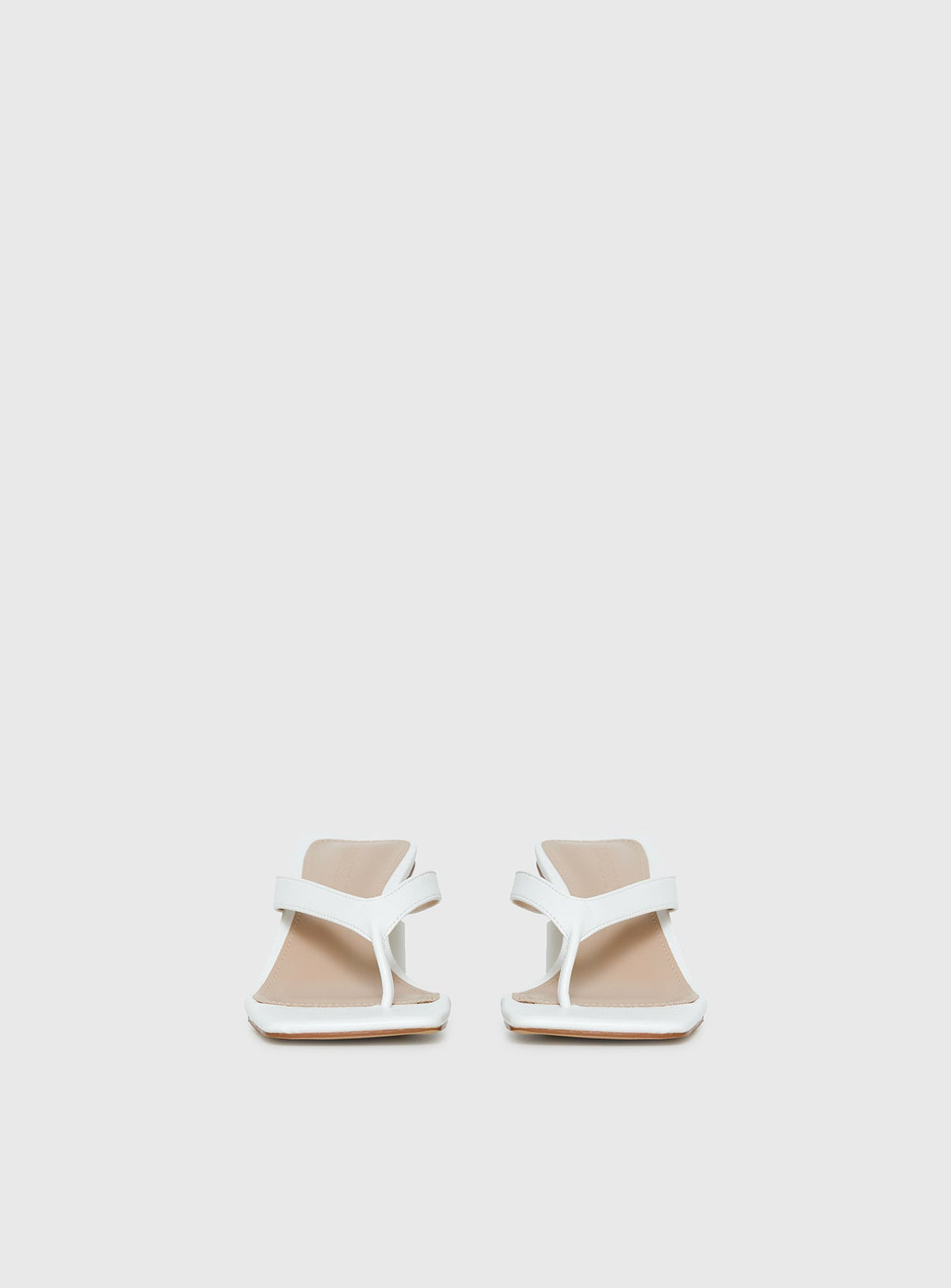 The Mona Heels White