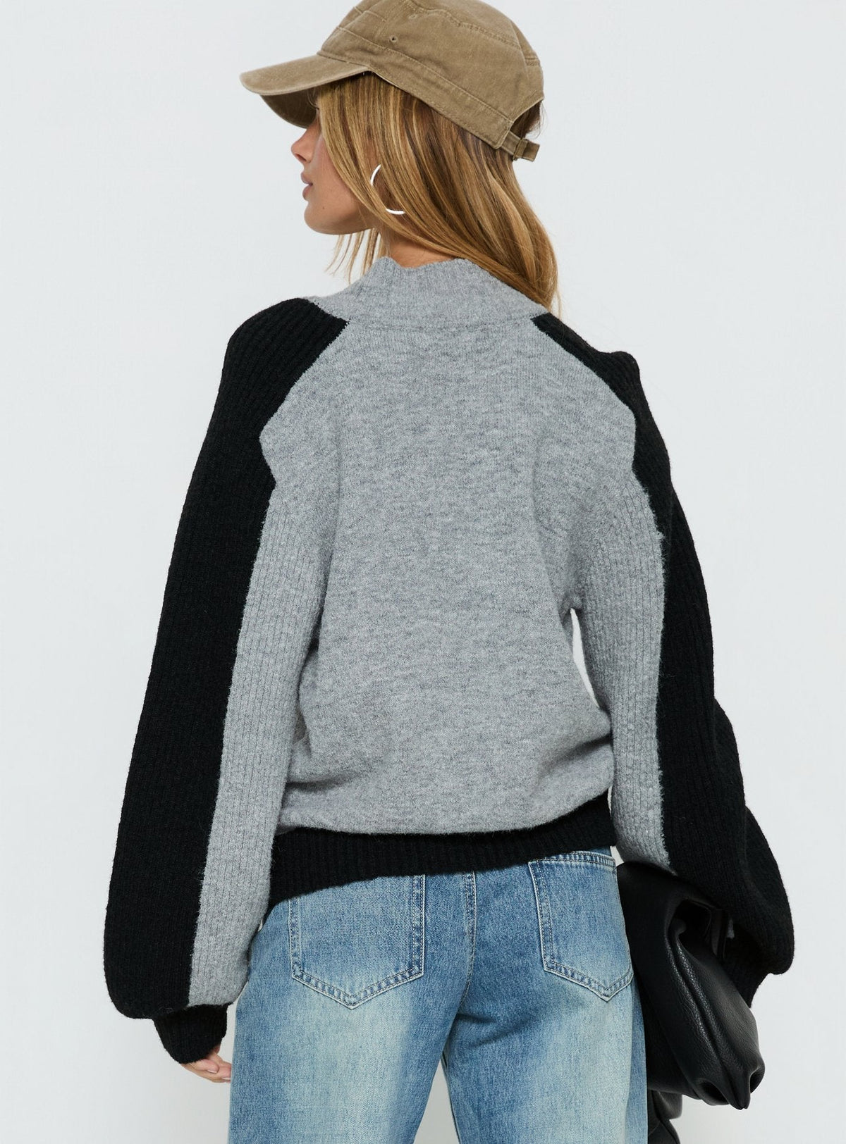 Asrar Jumper Grey / Black