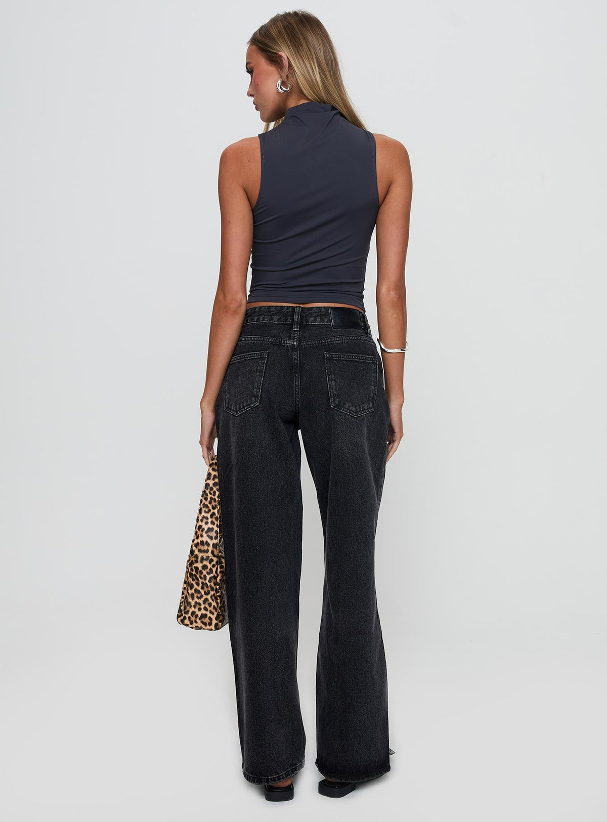 Serenitia Mid Rise Relaxed Jeans Washed Black