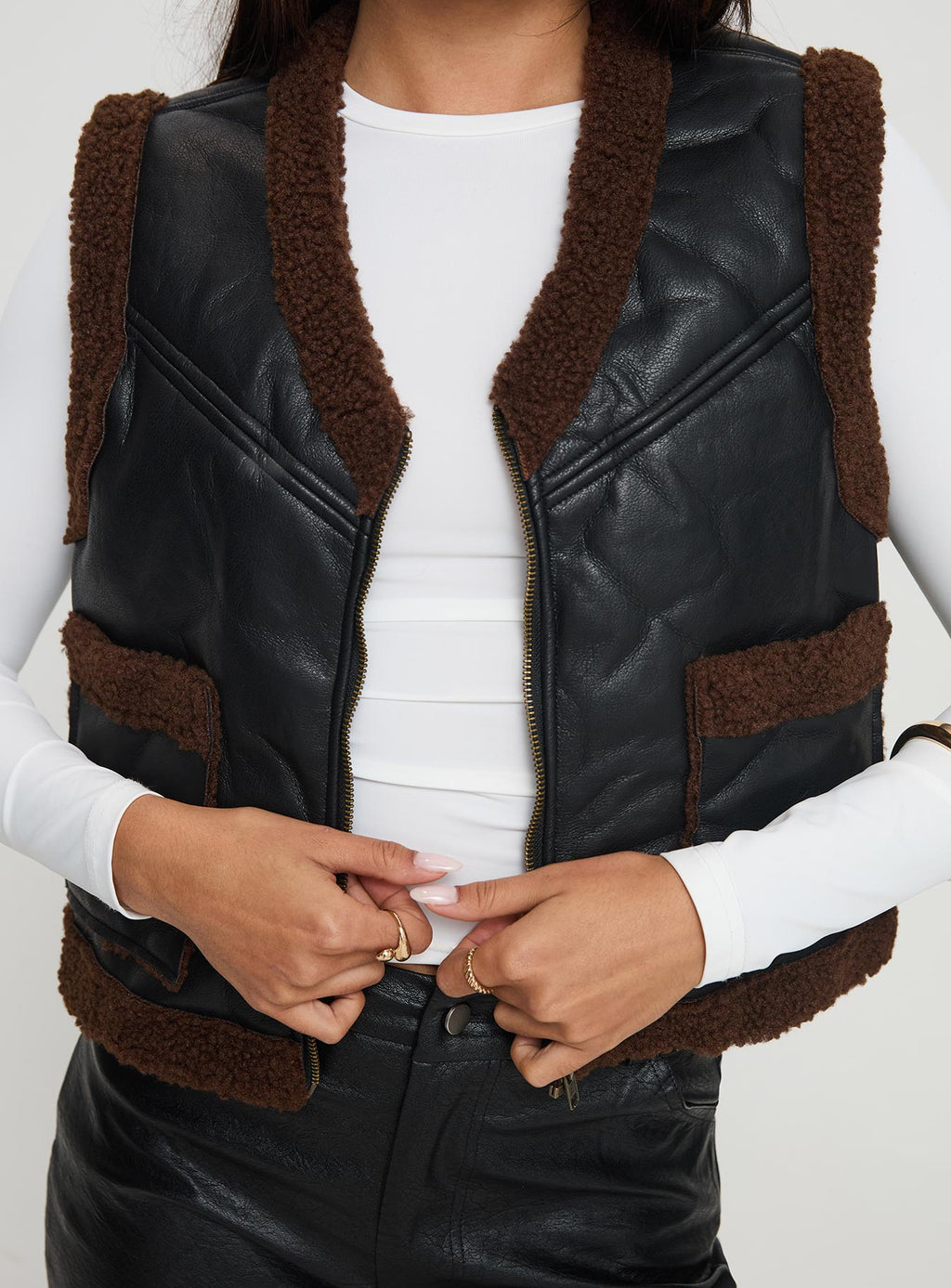 Henson Vest Black