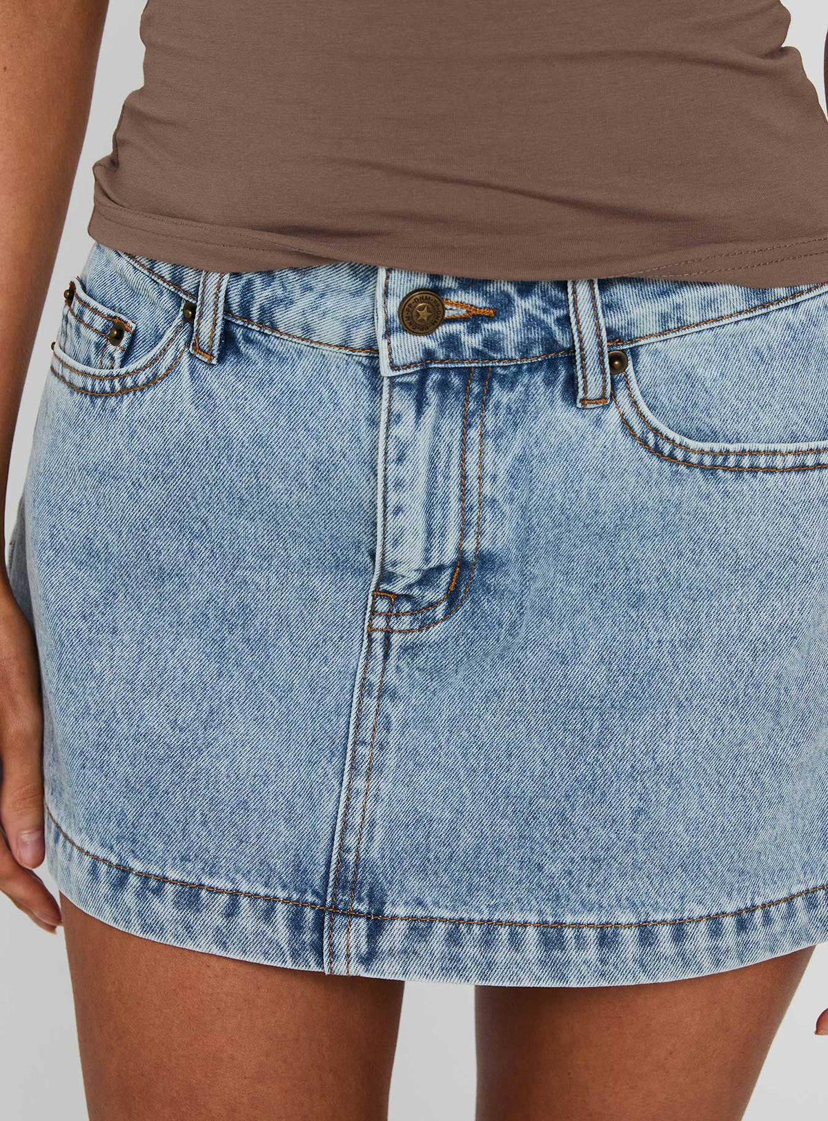 Nicolina Low Rise Denim Mini Skirt Ice Blue Wash